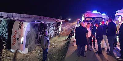 Ankara'dan Otobüsle kongreden Kayseri'ye dönen Yeniden Refah Partisi mensupları kaza yaptı