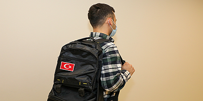 Asker adaylarına Talas'tan çanta hediyesi