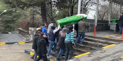 Av tüfeğiyle oynayan çocuğun kazara vurduğu 5 yaşındaki kardeşi defnedildi