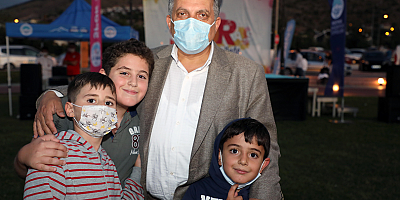 Mustafa Yalçın'dan çocuklara 23 Nisan hediyesi