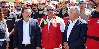 Başkan Büyükkılıç, Vali Gökmen Çiçek ile Birlikte 'AFAD' Tatbikatını İzledi, Bakan Soylu Tatbikatı Telefonda Anlattı