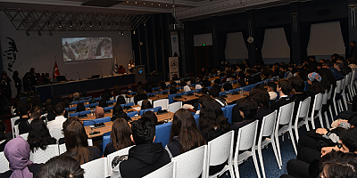 Başkan Büyükkılıç, yabancı öğrencilerle bir araya geldi