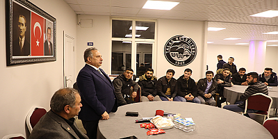 Başkan Mustafa Yalçın Çatakdereli gençlerle
