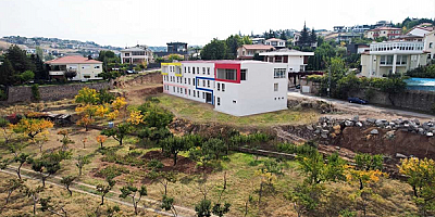 Başkan Yalçın, yapımı devam eden engelli rehabilitasyon merkezini inceledi