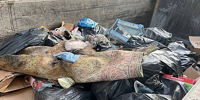  Bir evden yaklaşık 40 ton çöp çıkarıldı