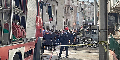 Bursa'da evlerin arasına düşen uçaktaki 2 pilot hayatını kaybetti