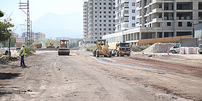 Büyükkılıç, 1,5 Milyar TL Maliyetle 90 Kilometrelik 'Yol' Açtı