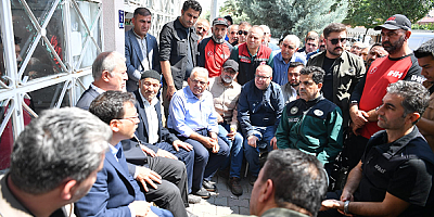 Büyükkılıç, Akar, Çiçek, Cıngı Ve Üzüm İle Birlikte Selde Hayatını Kaybeden Saraç'ın Ailesine Taziye Ziyaretinde Bulundu