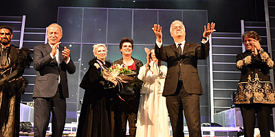 Büyükkılıç, Akar ve Karadağlı, Tiyatro Söyleşisinde Gençlerle Buluştu