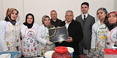 Büyükkılıç Akkışla'da kadınlarla buluştu