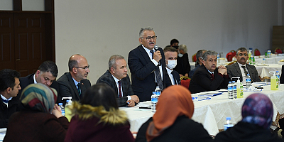 Büyükkılıç, Akkışla'da muhtarlarla bir araya geldi