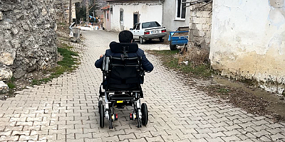 Büyükkılıç, Akülü Tekerlekli Sandalye İsteyen 57 Yaşındaki Vatandaşın Talebini Anında Yerine Getirdi