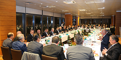 Büyükkılıç, Erciyes Anadolu Holding'in Geleneksel İftar Programına Katıldı