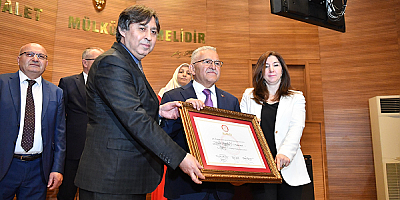 Büyükkılıç Mazbatasını Aldı