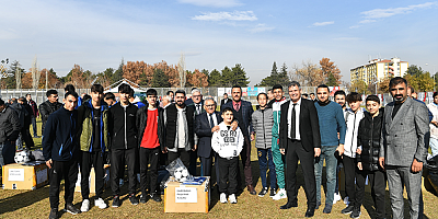 Büyükkılıç'tan 2022'de Amatör Spora 4 Milyon TL'lik Destek