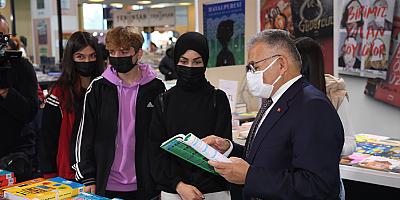 Büyükkılıç 'tan Kayseri'nin kültür ve edebiyatına 36 kitap 24 dergilik katkı