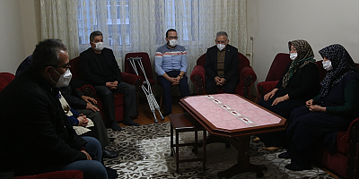 Büyükkılıç'tan şehit Özel Harekat Şube Müdürü Eren'in annesine taziye ziyareti