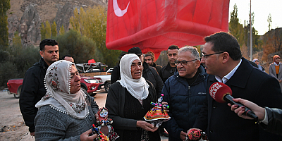 Büyükkılıç'tan Soğanlı Vadisi'nde Bez Bebek Satışı Yapan Kadınlarla Fransızca Sohbet