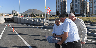 Büyükkılıç, trafiğe açılan katlı kavşağı yerinde inceledi
