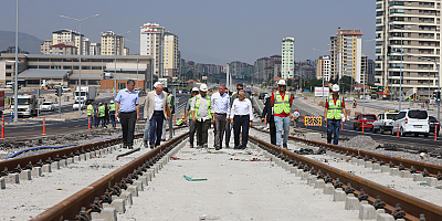 Büyükkılıç yapımı devam eden Talas Raylı Sistem Hattı'nı denetledi