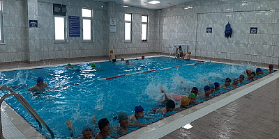 Büyükşehir, 10 Ayda 60 Bin Kişiye Yüzme Kursu Verdi