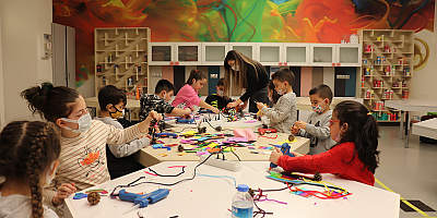 Büyükşehir bilim merkezi öğrencileri bilimle buluşturuyor