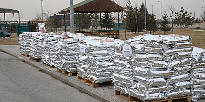 Büyükşehir'den Belediyesi'nden 13 ilçeye 13 ton mama desteği