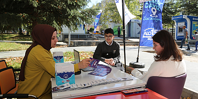 Büyükşehir'den Yeni Üniversite Öğrencilerine Rehberlik ve Danışma Hizmeti