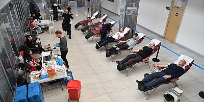 Büyükşehir Personelinden ERÜ Kan Merkezi'ne 