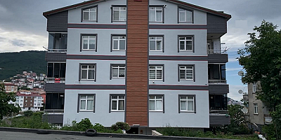 Cam temizlerken 5. kattan düşen kadın ağır yaralandı