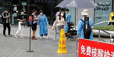 Çin'in başkenti Pekin'de Omicron vakalarının tetiklediği salgın sürüyor