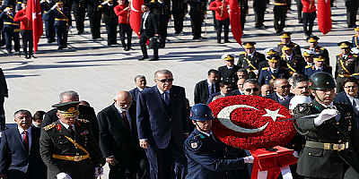  Cumhurbaşkanı Erdoğan başkanlığındaki devlet erkanı, Cumhuriyet Bayramı dolayısıyla Anıtkabir'i ziyaret etti