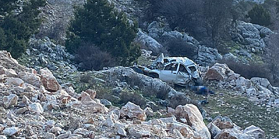 Dağ yolunda takla atan cipteki 5 kişi öldü