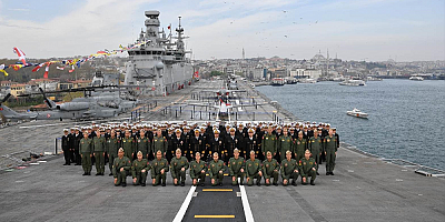 Deniz Kuvvetleri Komutanı TCG Anadolu'da incelemelerde bulundu