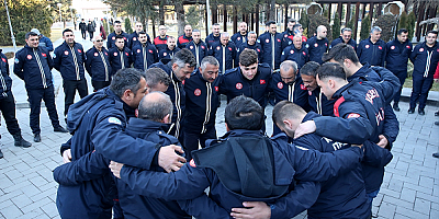 Deprem bölgesinde görev yapan Kayseri itfaiyesi kente geldi