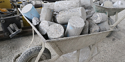 Depremlerde yıkılan binaların röntgeni ERÜ'nün Deprem Araştırma Laboratuvarı'nda çekiliyor