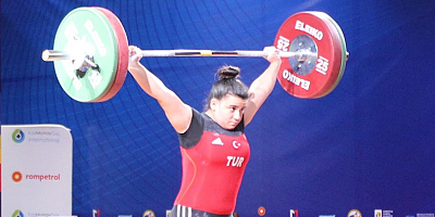 Dünya Gençler Halter Şampiyonası'nda Dilara Narin, dünya şampiyonu oldu