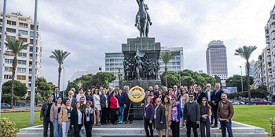 Egeli Diş Hekimleri Atatürk Anıtı’nda Buluştu