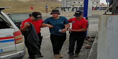 Erciyes Dağı'na tırmanırken düşerek yaralanan dağcıyı JAK timi kurtardı