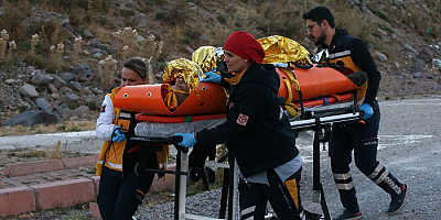 Erciyes'e tırmanan dağcı, üzerine kaya düşmesi sonucu öldü