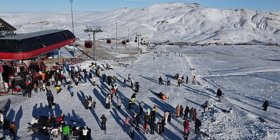 ''Erciyes, Hafta Sonu 32 Bini Aşkın Ziyaretçi Ağırladı''