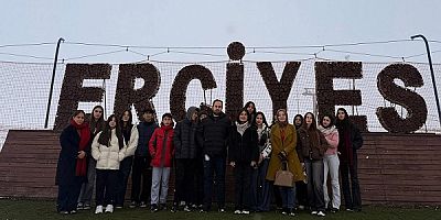 Erciyes'in Zirvesinde Öğrencilere Yönelik Uluslararası Dağlar Günü Etkinliği