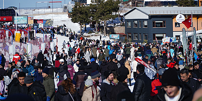 Erciyes Kayak Merkezi, Hafta Sonu 70 Bin Ziyaretçi Ağırladı