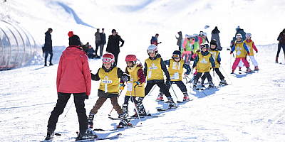Erciyes Kayak Okulu'nda Sömestir Dönemi Kayak Ve Snowboard Eğitimleri Başladı