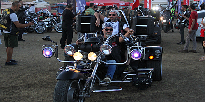 Erciyes Motosiklet Festivali'nde akrobasi gösterisi düzenlendi