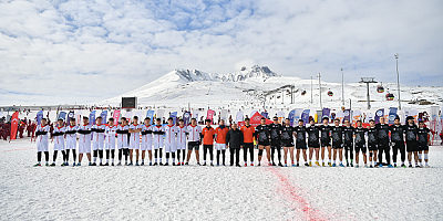 Erciyes’te Kar Ragbi Türkiye Şampiyonası Nefes Kesti