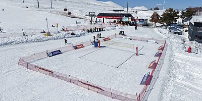 Erciyes'te Kar Voleybolu Heyecanı Başlıyor: Kar Voleybolu Sahası Ücretsiz Hizmette