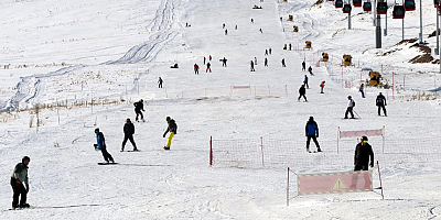 Erciyes'te kayak sezonu açıldı