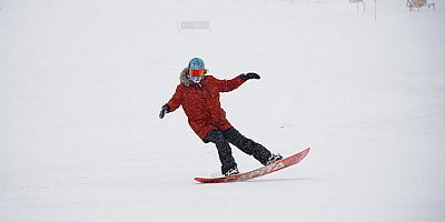 Erciyes'te kayak sezonu devam ediyor