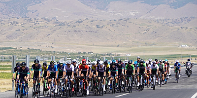 Erciyes Uluslararası Yol ve Dağ Bisikleti Yarışları'nın 4. etabı devam ediyor